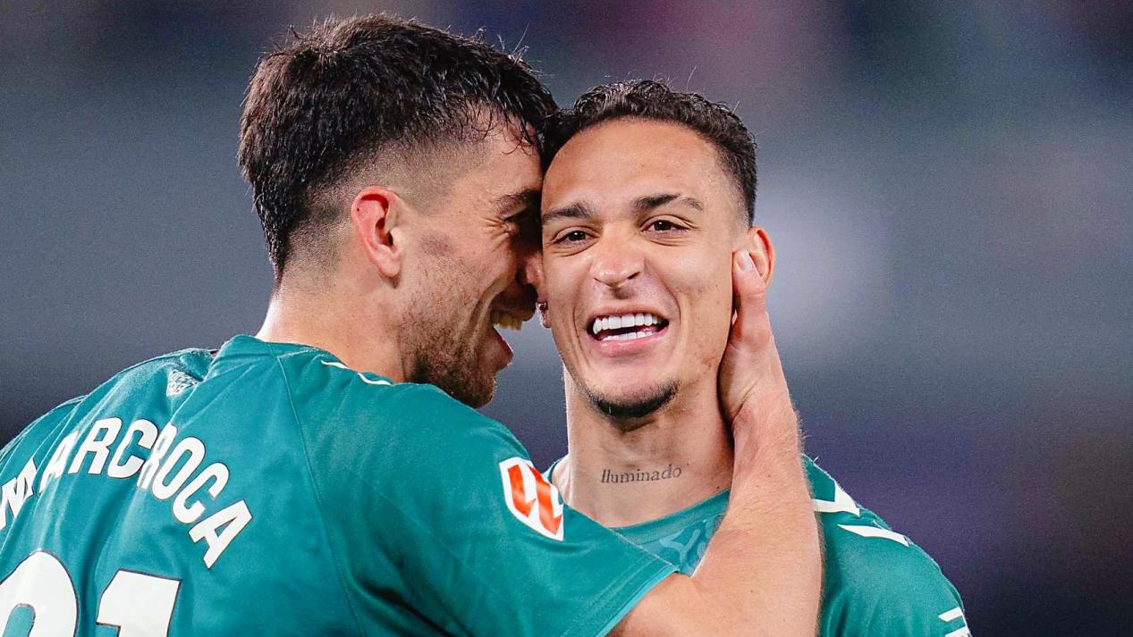 包含波尔图逆袭晋级,拼搏在前场的词条 包含波尔图逆袭晋级,拼搏在前场的词条