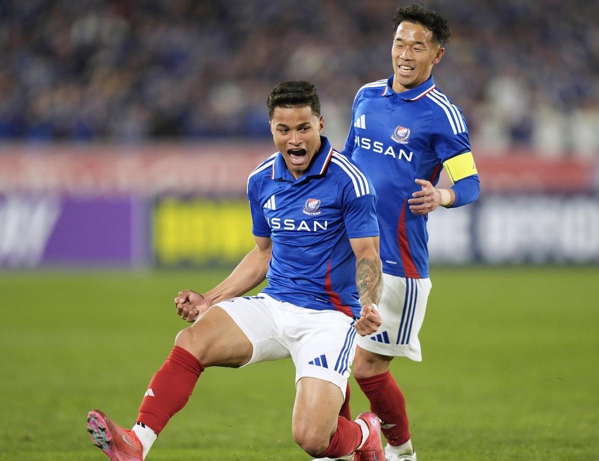 出人意料!东亚顶级球队掀起风暴的简单介绍 出人意料!东亚顶级球队掀起风暴的简单介绍