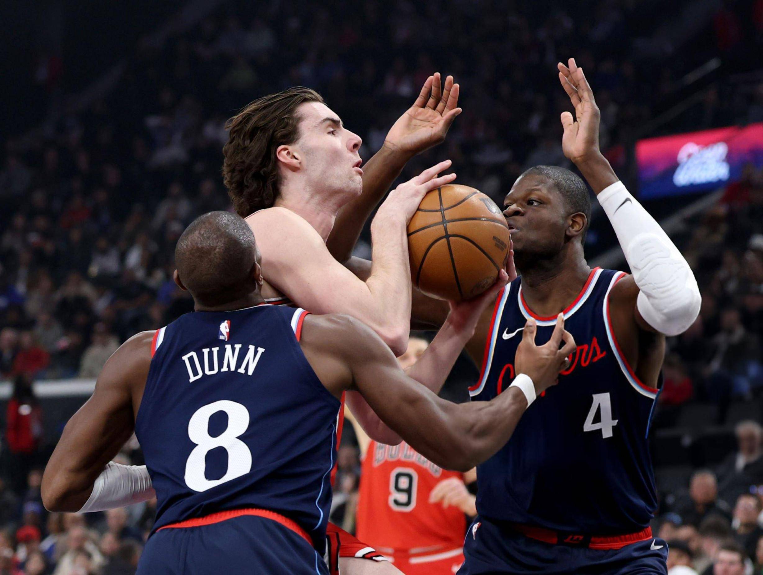 关于快船队主场气氛热烈引发狂欢的信息 关于快船队主场气氛热烈引发狂欢的信息