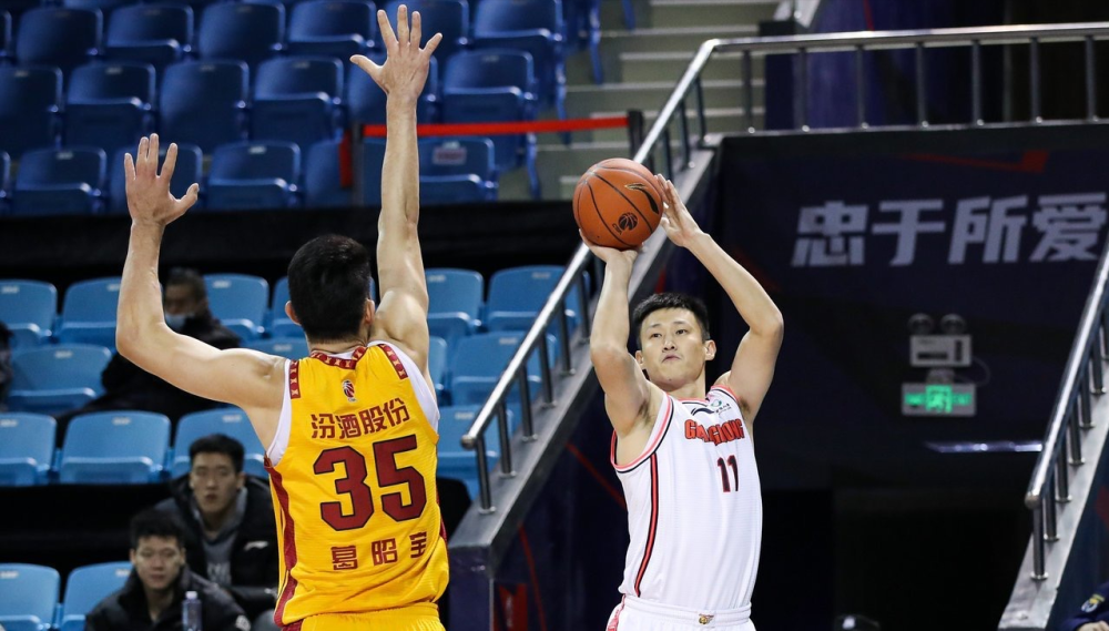 关于山西队力克广东队,武切维奇高光表现的信息 关于山西队力克广东队,武切维奇高光表现的信息