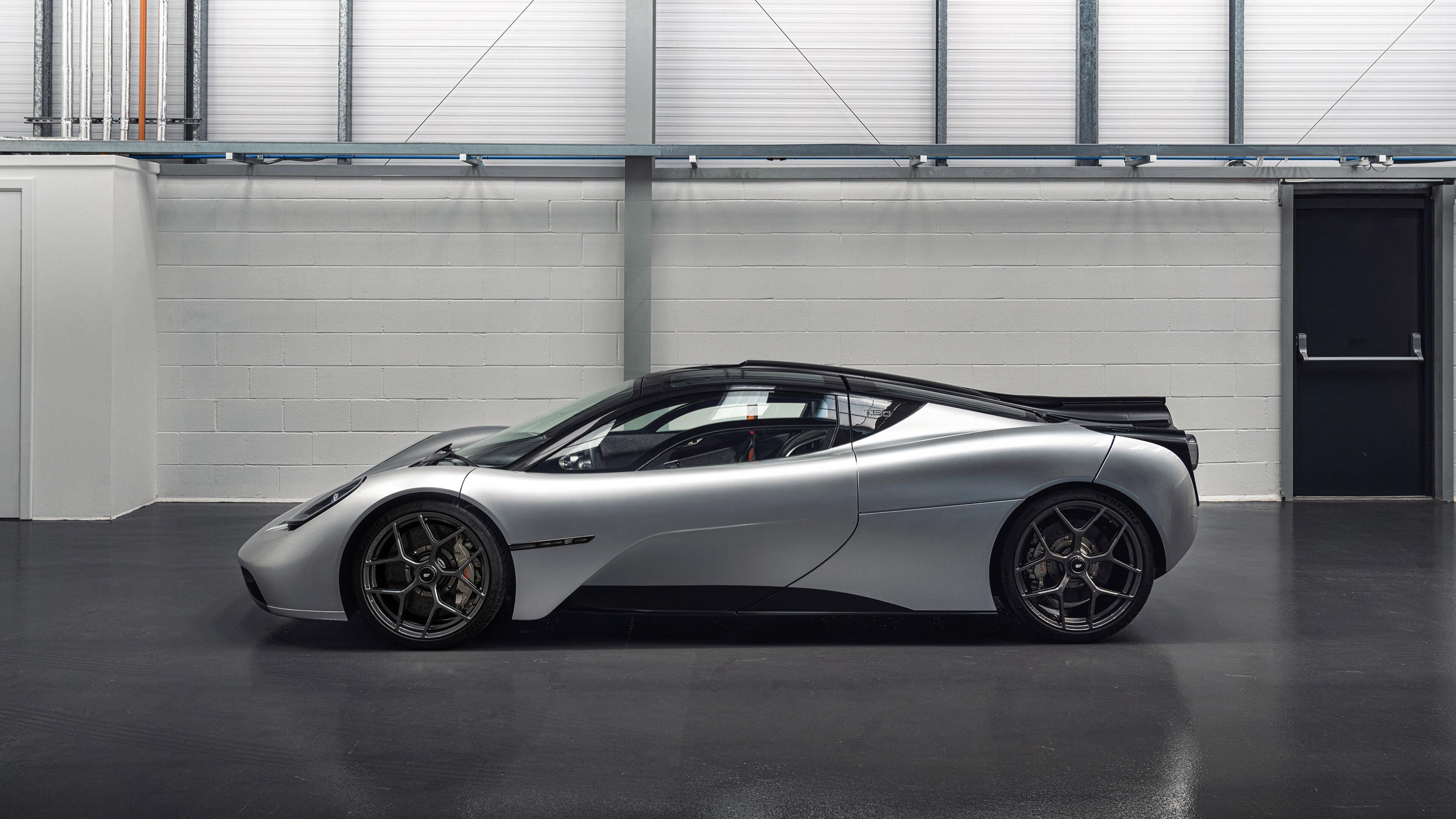 欧文单节19分导演进攻狂潮 篮网三分钟海啸冲垮马刺