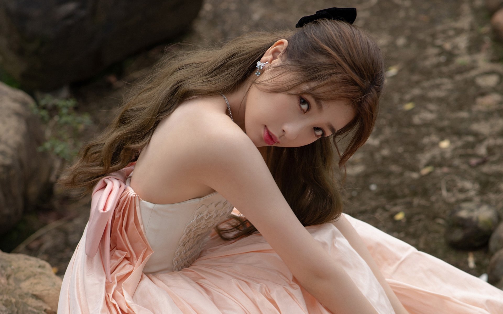 德甲争冠战焦点对决与阿森纳瑞典鏖战，绿茵场的双重风暴